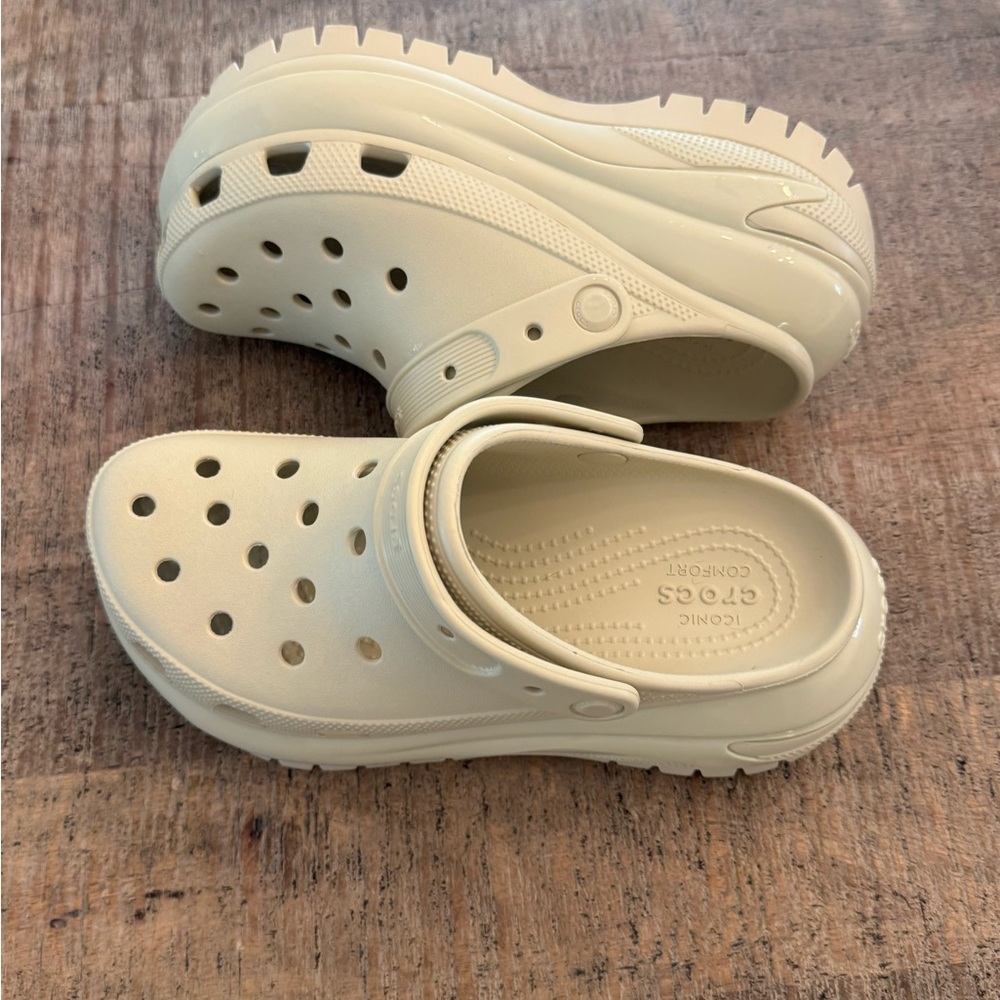 CROCS Women's Cream Shoes